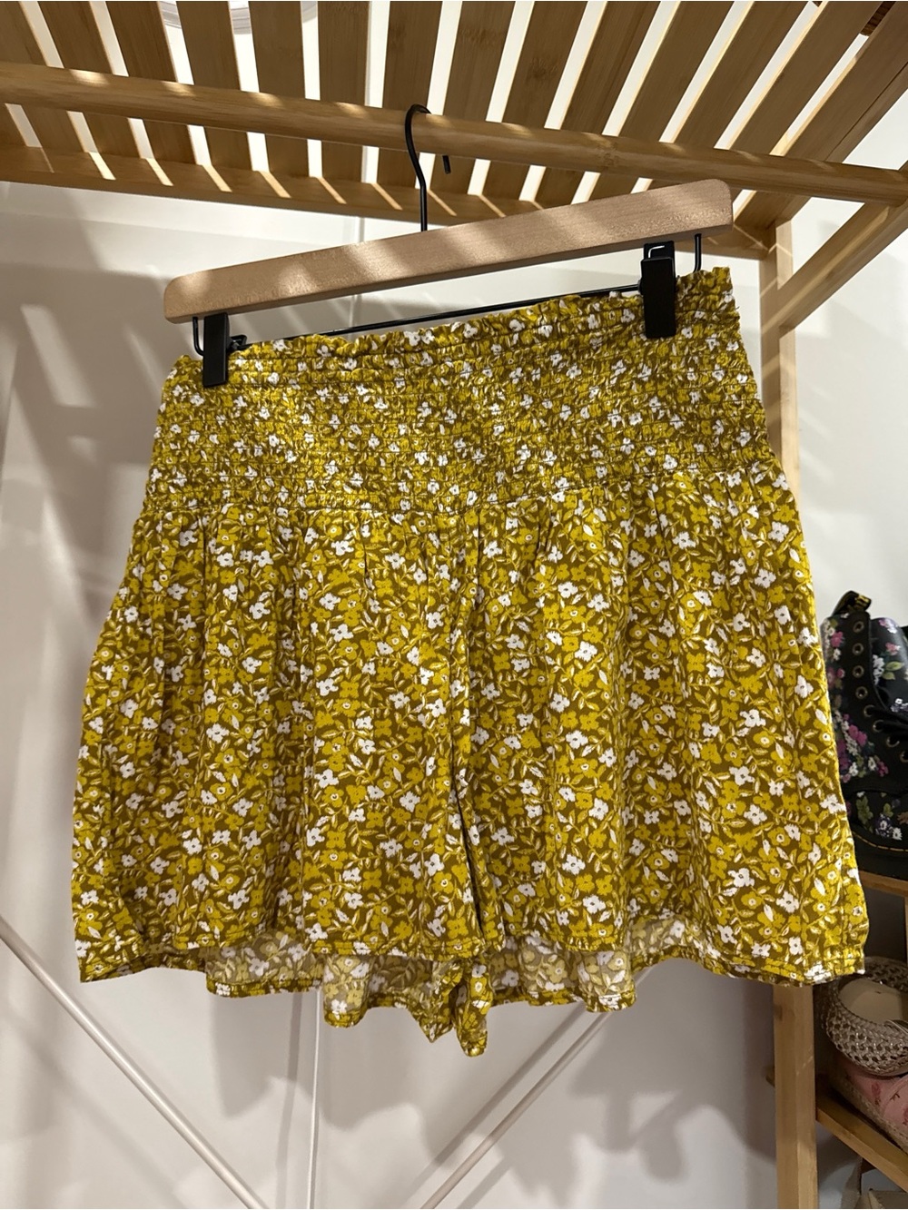 aerie Yellow Floral Smocked-Waist Shorts medium - Picture 2 of 2